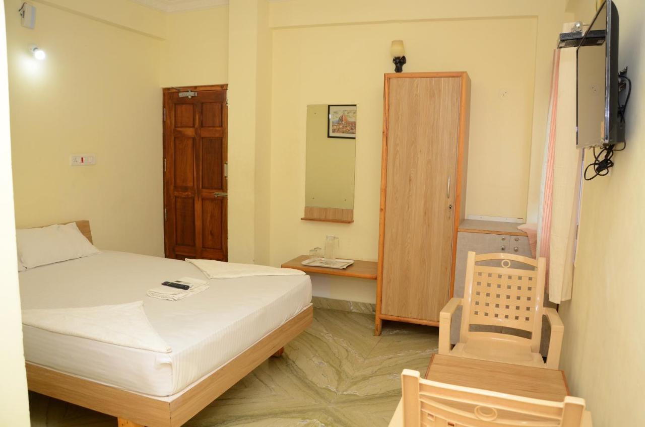 Hari Iyer Residency Hotel Tiruchchendur Ngoại thất bức ảnh