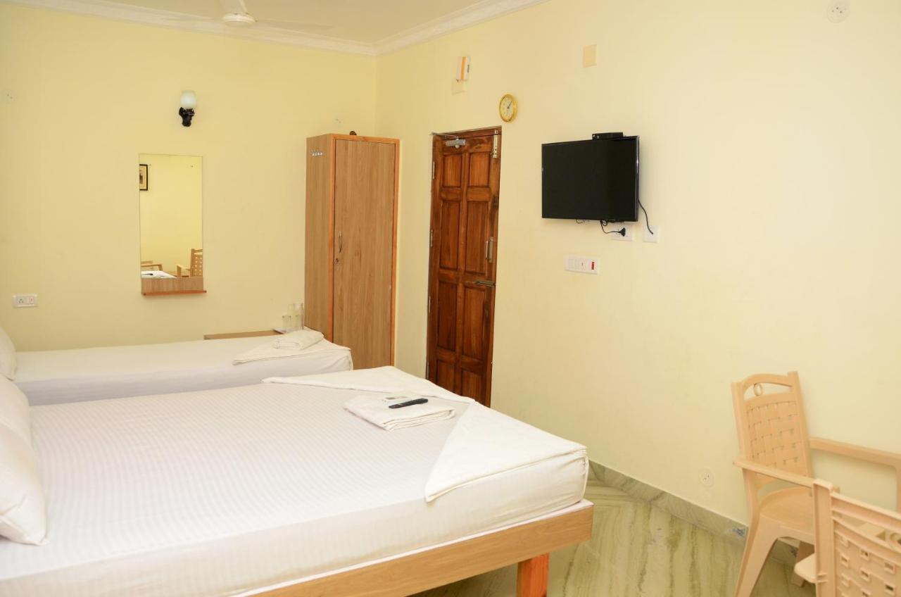 Hari Iyer Residency Hotel Tiruchchendur Ngoại thất bức ảnh