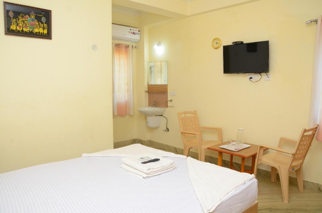 Hari Iyer Residency Hotel Tiruchchendur Ngoại thất bức ảnh